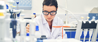 Zoetis scientist working in lab